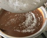 A picture of step 5 of Salted caramel torte.