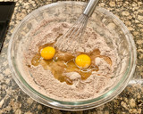 Foto del paso 5 de la receta: Pastel de chocolate con crema de coco. (Chocolate cake with coconut cream)