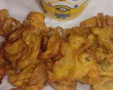 प्याज़ के पकोड़े(pyaaj ke pakode recipe in hindi) रेसिपी चरण 4 फोटो