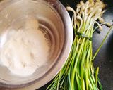 A picture of step 2 of GREEN GARLIC PARATHA (Sindhi style Hara lahsun paratha).
