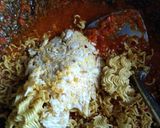 Foto langkah ke 2 dari resep Nasi Goreng Mie Instan.