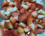 Foto del paso 2 de la receta: Copa de frutillas tipo cheesecake