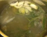 Foto langkah ke 1 dari resep Sop ceker "pak min Klaten".