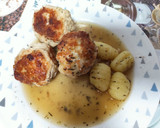 Foto del paso 3 de la receta: Albóndigas de pollo rápidas con salsa de cerveza y cebolla
