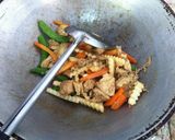 รูปขั้นตอนการทำที่ 7 ของ ไก่ผัดยอดมะพร้าว