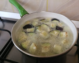 Foto del paso 7 de la receta: Mollejas en salsa con berenjena 🍆