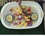 Foto langkah ke 12 dari resep Cacapan Hampalam Limau Kuit Garih Haruan.