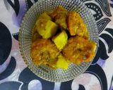 A picture of step 2 of Kachu Diye Chingri / Prawns with Taro.