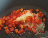 Foto del paso 1 de la receta: Cazuela de verdel con patatas y fideos