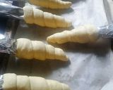 Foto langkah ke 9 dari resep Durian Vla Horn Bread.