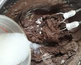 Foto del paso 2 de la receta: Torta de chocolate con merengue😋