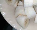 A picture of step 1 of Pista banana milkshake.