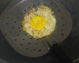 Foto langkah ke 3 dari resep Telur Ceplok Cabe Hijau.
