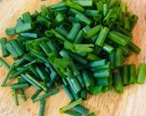 Hình bước làm 2 của món Chân giò nấu cải chua