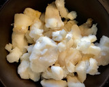 Foto del paso 1 de la receta: Bolinhos de bacalhau —buñuelos de bacalao—