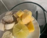 Une image de l'étape 1 de Smoothie mangue 🥭 banane 🍌 citron 🍋.