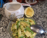 Foto del paso 3 de la receta: Tartar de salmón y aguacate