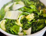Hình bước làm 2 của món 🌱 Cải Thảo & Rau Chân Vịt Trộn Dầu Mè