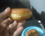 Foto langkah ke 8 dari resep Donat montok tanpa telur tanpa kentang tanpa ulen.