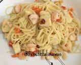 Foto langkah ke 4 dari resep Seafood Aglio Olio.
