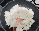 Foto langkah ke 4 dari resep Nasi Goreng Daun Jeruk.