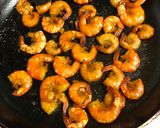 A picture of step 2 of Prawn Zafrani.