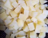 Foto langkah ke 1 dari resep Arroz De Pota Com Evilhas e Cenoura.