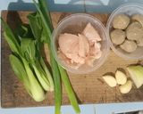 Foto langkah ke 1 dari resep Bakso Kuah Ayam Simpel.