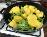 Foto del paso 3 de la receta: Judías verdes con patatas, aderezo VIDALIM y medallones de merluza a la plancha
