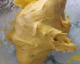 Foto langkah ke 2 dari resep Donat Labu Kuning.