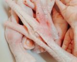 Hình bước làm 1 của món Chân gà chiên giòn sauce tỏi ớt