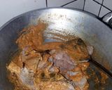 Foto langkah ke 2 dari resep Semur daging kentang pedas.
