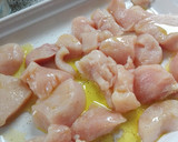 Foto del paso 3 de la receta: Ensalada César con rosetas de queso sin lactosa