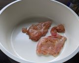 Foto langkah ke 2 dari resep Sourdough bread sandwich with chicken barbeque.