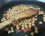 Foto del paso 4 de la receta: Arroz al horno valenciano con pasas