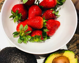 Foto del paso 1 de la receta: Batido de Fresas y aguacate