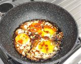 Foto langkah ke 4 dari resep Telur Ceplok Saus Kecap.