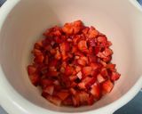 Une image de l'étape 6 de Charlotte aux skyr et fraises.