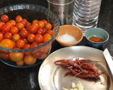 A picture of step 1 of Cherry tomato pickle.