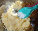 Foto langkah ke 2 dari resep Potato Pillow Bites.