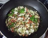 A picture of step 4 of Veg Garlic Mushroom Soup.