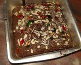 A picture of step 4 of Mix Biscuits Cake.