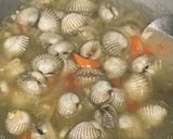 Foto langkah ke 2 dari resep Kerang dara saos lada hitam.
