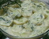 A picture of step 7 of Cucumber selad with dill yoghurt dressing.