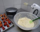 Foto del paso 5 de la receta: Torta de ciruelas frescas y yogurt