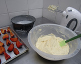 Foto del paso 5 de la receta: Torta de ciruelas frescas y  yogurt