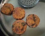 A picture of step 4 of Makki vada.