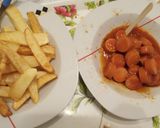 Φωτογραφία βήματος 2 της συνταγής Λουκάνικα Φρανκφούρτης με σως κάρυ και τηγανητές πατάτες