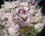 A picture of step 2 of Bhindi da pyaza.