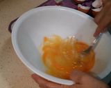 Foto del paso 4 de la receta: Tortilla de patata y calabacín